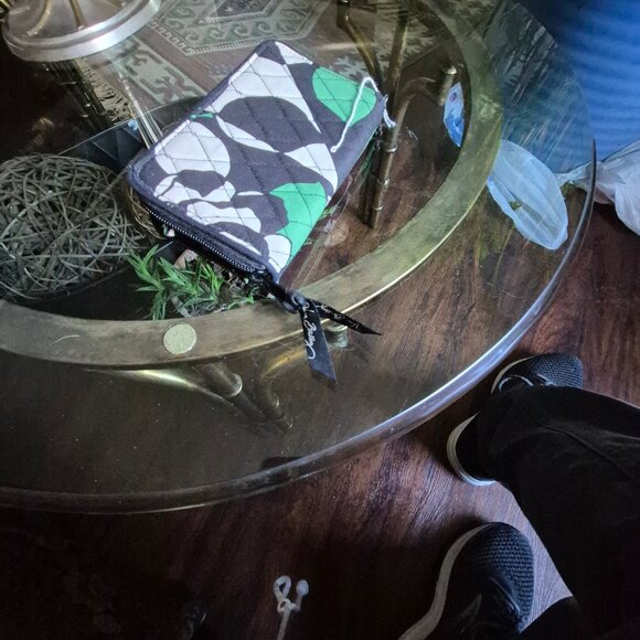 Vera Bradley Zip organizer/wallet.   New. - Picture 5 of 6